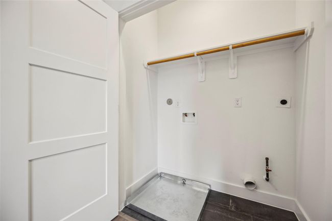 Laundry Room | Image 18