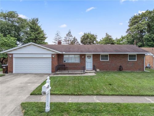 670 Saxony Dr, Xenia, OH, 45385-1751 | Card Image