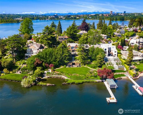 3038 E Laurelhurst Dr Ne, Seattle, WA, 98105-5331 | Card Image