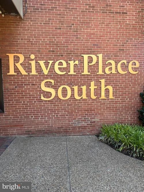 501-1011 Arlington Blvd, ARLINGTON, VA, 22209-2206 | Card Image