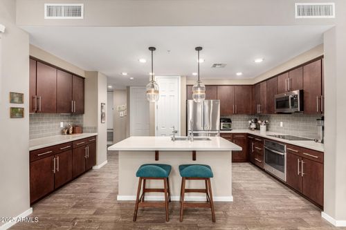 130-250 W Queen Creek Rd, Chandler, AZ, 85248-3432 | Card Image