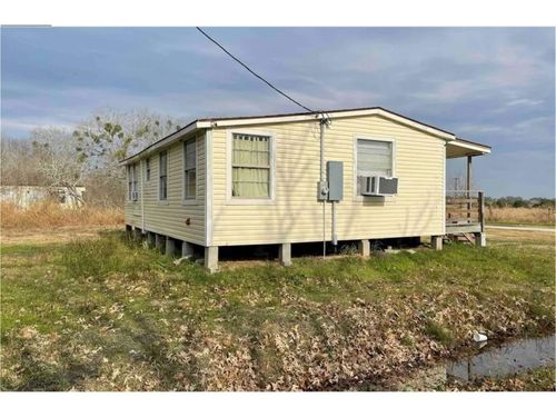 58 Carancahua St, Vanderbilt, TX, 77991 | Card Image