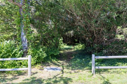 264 Sea View Ave, Osterville, MA, 02655-2221 | Card Image