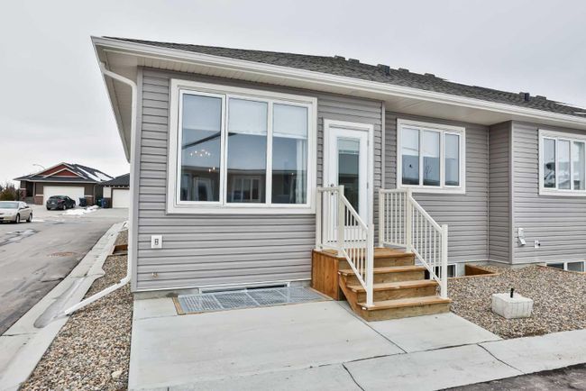 3 - 14 Riverford Close W, Home with 1 bedrooms, 1 bathrooms and 2 parking in Lethbridge AB | Image 2