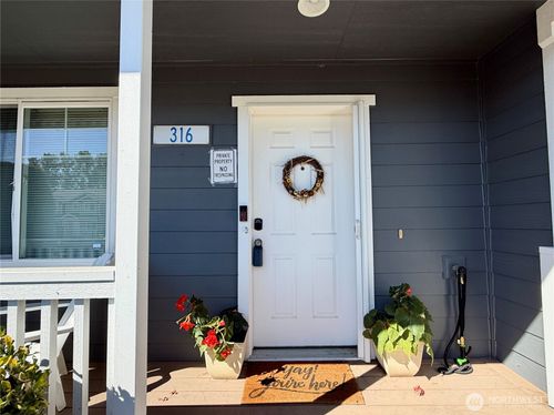 316 Helen St, Sedro Woolley, WA, 98284-4393 | Card Image