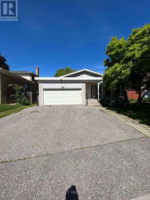 main-floor-23 W Pineway Blvd Boulevard W, Toronto (Bayview Woods-Steeles), ON, M2H1A3 | Card Image