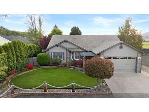 237 Cambridge Dr, Sutherlin, OR, 97479-9808 | Card Image