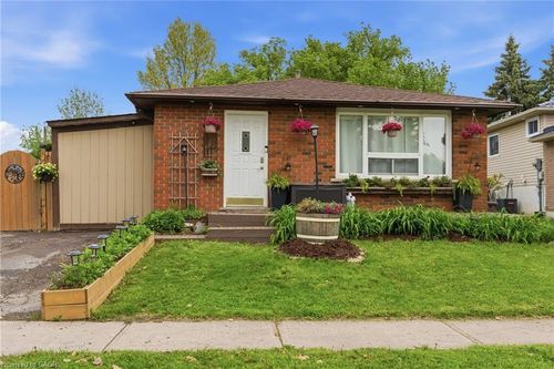 115 Gordon Drummond Ave, Stoney Creek, ON, L8J1E9 | Card Image