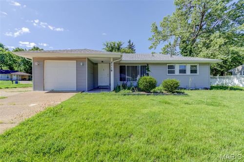 2116 Jannette Dr, Saint Louis, MO, 63136-4050 | Card Image