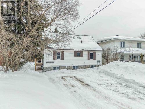 35 Fairview Ave, Sault Ste. Marie, ON, P6C3B3 | Card Image