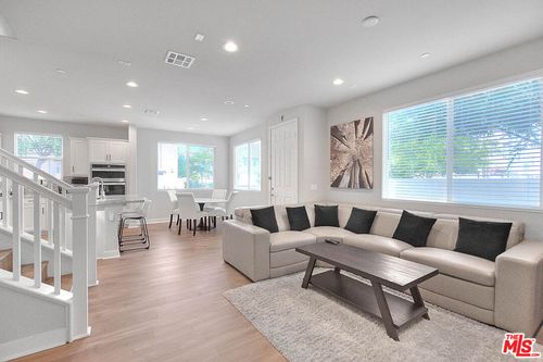 629 Daniel Freeman Cir, Inglewood, CA, 90301 | Card Image