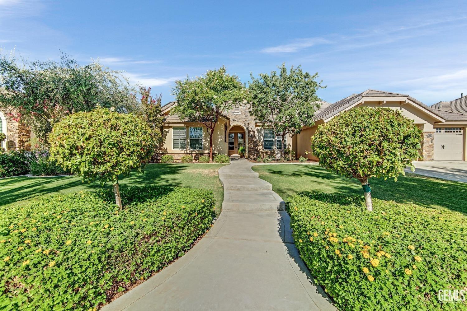 Dartmoor Wood Ave, Bakersfield, CA 93314