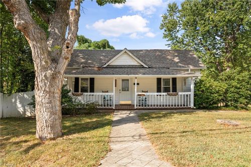 823 W 7th St, Winston Salem, NC, 27101-1201 | Card Image