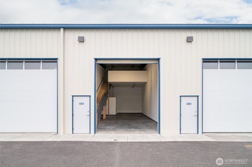 b6-1704 Carolina St, Bellingham, WA, 98229-5438 | Card Image