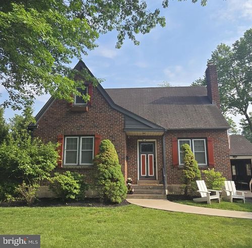 140 Kreutz Ave, DOYLESTOWN, PA, 18901-4517 | Card Image