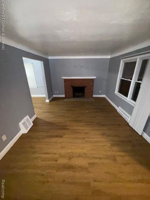 17225 Shaftsbury Ave, Detroit, MI, 48219-3592 | Card Image