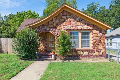 812 N 32nd St, Waco, TX, 76707-3230 | Card Image