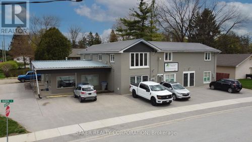 633 Lions Park Dr, Mount Brydges, ON, N0L1W0 | Card Image