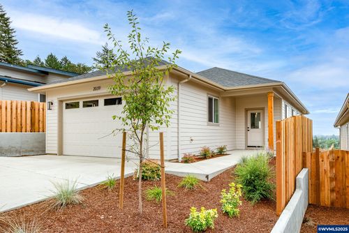 2039 Nw Century Dr, Corvallis, OR, 97330-1487 | Card Image