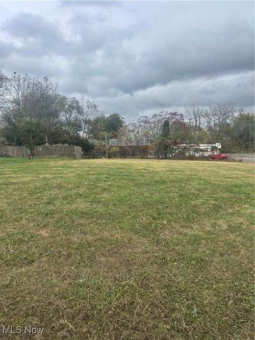 1710 Harmont Ave Ne, Canton, OH, 44705-3304 | Card Image