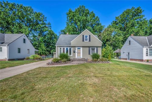 5234 Karen Isle Dr, Willoughby, OH, 44094-4352 | Card Image
