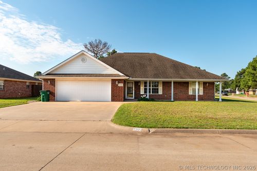 1102 Mahar Dr, Perkins, OK, 74059-9158 | Card Image