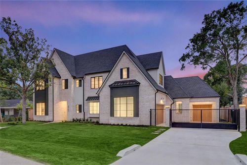 8935 Pado St, Houston, TX, 77055-3137 | Card Image