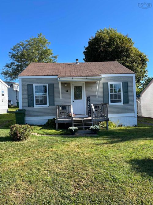 34 Cedar St, Pictou, NS, B0K1H0 | Card Image