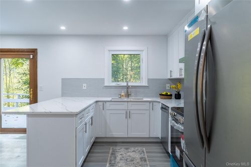 1159 Winding Ct, Mohegan Lake, NY, 10547-2010 | Card Image