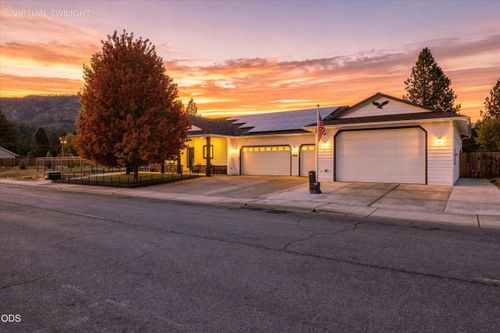 106 Cabernet Circle, Cave Junction, OR, 97523 | Card Image