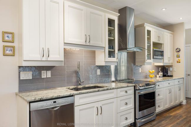 51 Applewood Cove, House other with 3 bedrooms, 2 bathrooms and 8 parking in Bath ON | Image 8