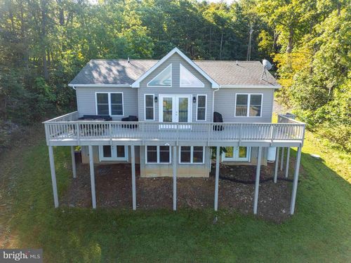 4871 Blue Mountain Rd, LINDEN, VA, 22642-5039 | Card Image