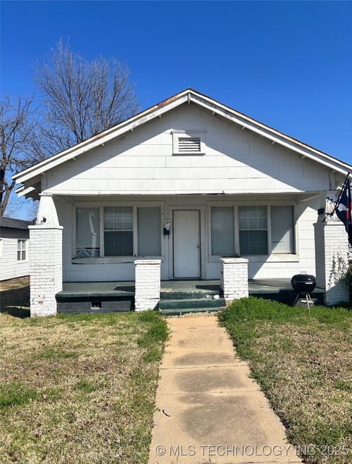730 E 15th St, Ada, OK, 74820-6820 | Card Image