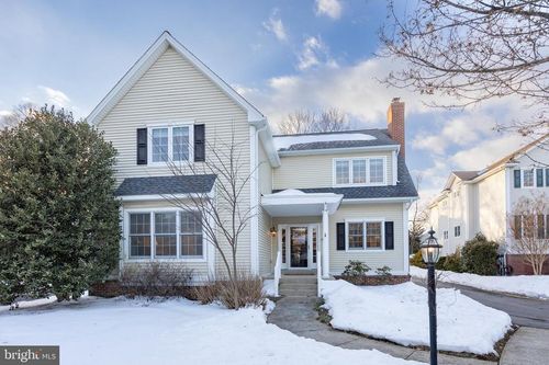 956 Pinehurst Dr, CHESTER SPRINGS, PA, 19425-3660 | Card Image