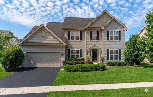 38W930 Mcnair Dr, Geneva, IL, 60134-6176 | Card Image