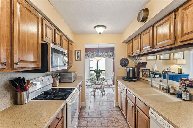 Kitchen | Image 6