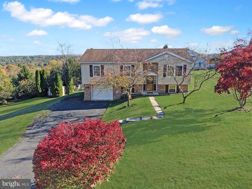 1107 Indian Dr, AUBURN, PA, 17922-9218 | Card Image