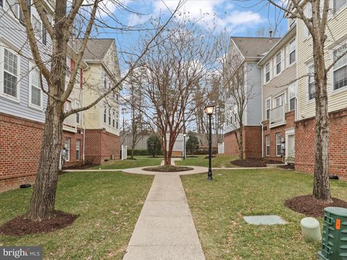 55-8065 Nicosh Circle Ln, FALLS CHURCH, VA, 22042-1268 | Card Image