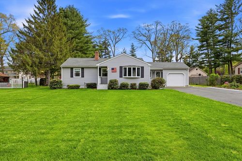 74 Shannon Ln, Westfield, MA, 01085-4818 | Card Image