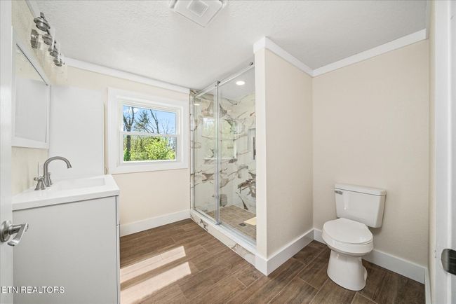 Master Bedroom Bath | Image 13