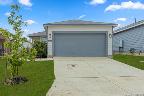 3833 Ivy Path, St Hedwig, TX, 78152 | Card Image