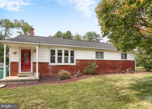 17 Dulles Dr W, CAMP HILL, PA, 17011-1111 | Card Image