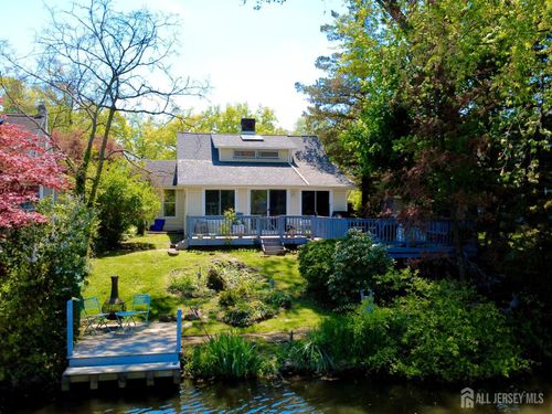 160 Lakeside Dr S, Piscataway, NJ, 08854-5106 | Card Image