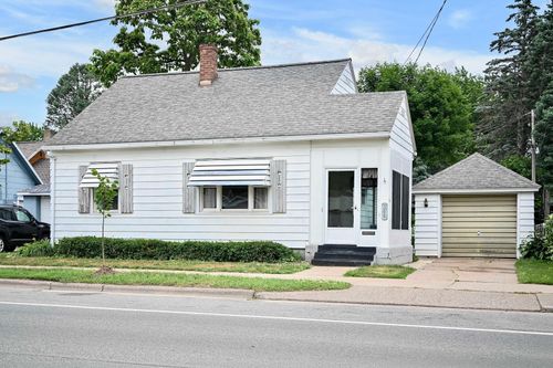 368 W Sarnia St, Winona, MN, 55987-3032 | Card Image