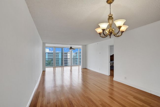 APT-918C - 3300 S Ocean Blvd, Condo with 2 bedrooms, 2 bathrooms and null parking in Highland Beach FL | Image 9