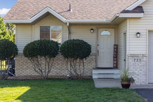 723 Ochotto Lake Dr, Avon, MN, 56310-8657 | Card Image