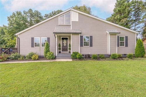 561 Lori Ln, Winston-Salem, NC, 27127-9022 | Card Image