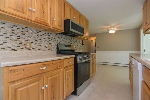 73 Brown Hill Road, Hampstead, NH, 03826 | Card Image