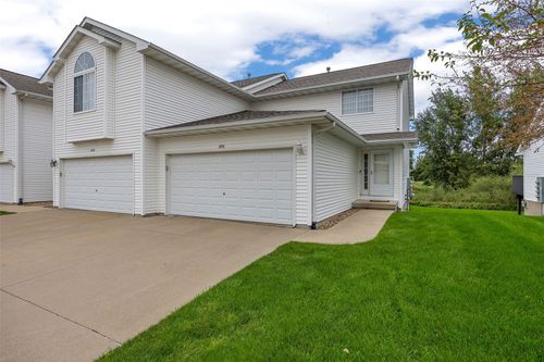 4590 Snowgoose Ct, Marion, IA, 52302-6249 | Card Image