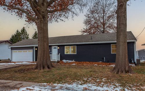 508 N Park St, Prairie City, IA, 50228-8678 | Card Image